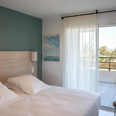 Overlooking Golf Course, Horizon Golf Residence, St Cyprien *
