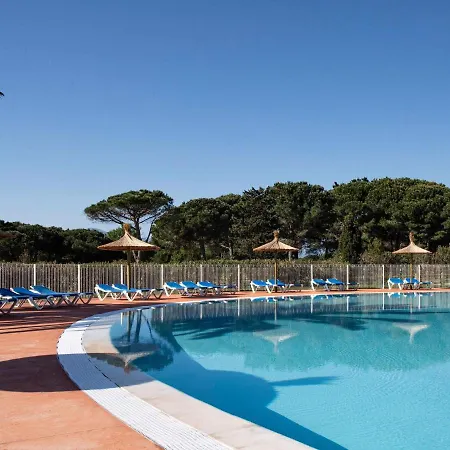 Overlooking Golf Course, Horizon Golf Residence, St Cyprien Apartament
