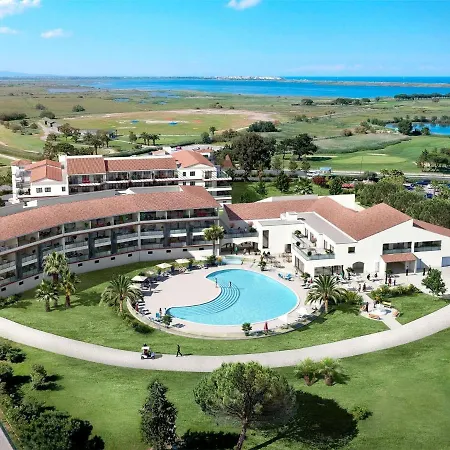 Overlooking Golf Course, Horizon Golf Residence, St Cyprien Saint-Cyprien (Pyrenees-Orientales)